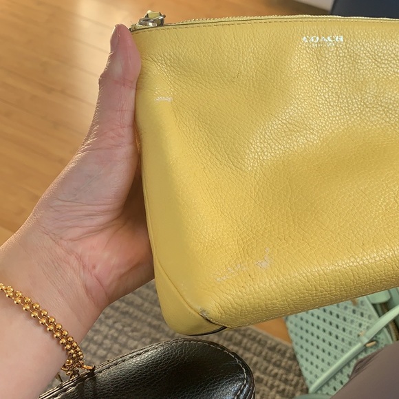 Coach yellow leather crossbody - Picture 4 of 6
